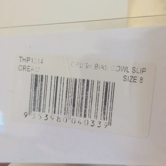 Third Form Crush Bias Cowl Slip - Picture 5 of 6